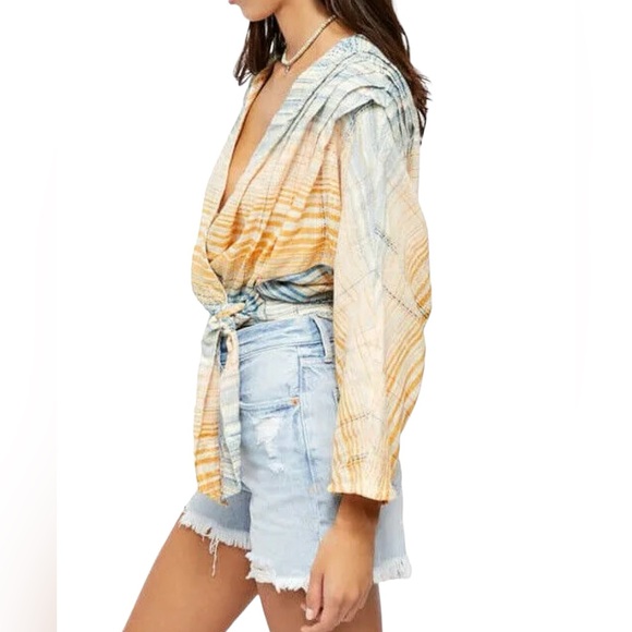 NWT Free People Maldives Wrap Top in Misty Combo. Sz M Ptp 24” - Picture 3 of 12